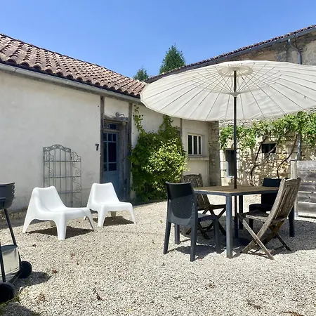 La Maison Blanche - La Garenne * Saint-Mande-sur-Bredoire